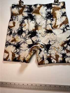 NVGTN High Waist Tie-Dye Bike Shorts in Black, White & Brown